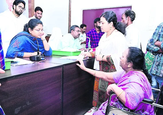 నాటు తుపాకులతో హల్చల్