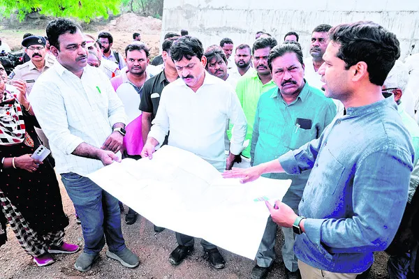 రిటైనింగ్‌ వాల్‌తో శాశ్వత రక్షణ