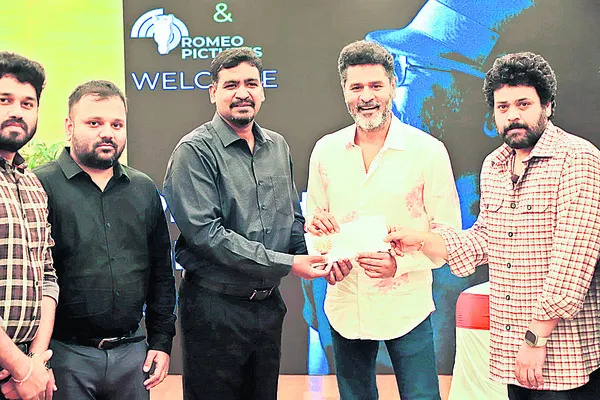రెహ్మాన్, ప్రభుదేవా కాంబోలో మూన్వాక్