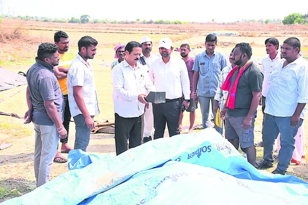 నాణ్యమైన ధాన్యం కొనుగోలు చేయాలి