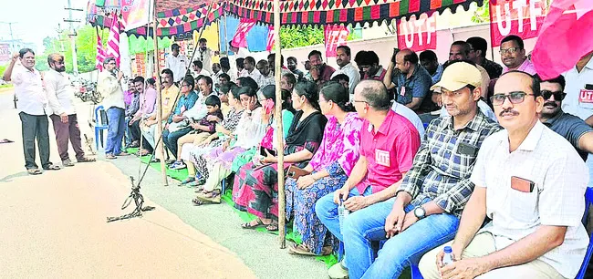 ‘సమస్యలు పరిష్కరించాలి’ 