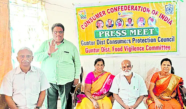 రోగికి కేసు షీట్‌ ఇవ్వాల్సిందే..! 