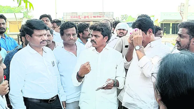 భూవివాదంలో జనసేన శ్రేణులు