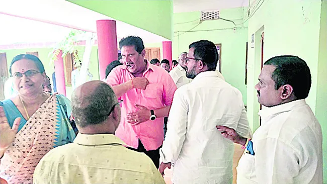 జనసేన నాయకుడి బరితెగింపు
