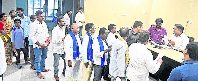 సమస్యలు సత్వరం పరిష్కరించండి
