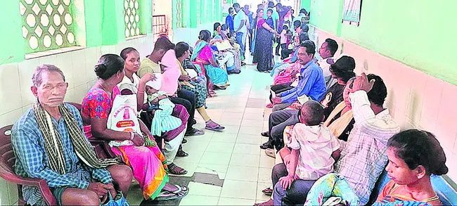 ● ఆస్పత్రులకు రోగుల తాకిడి