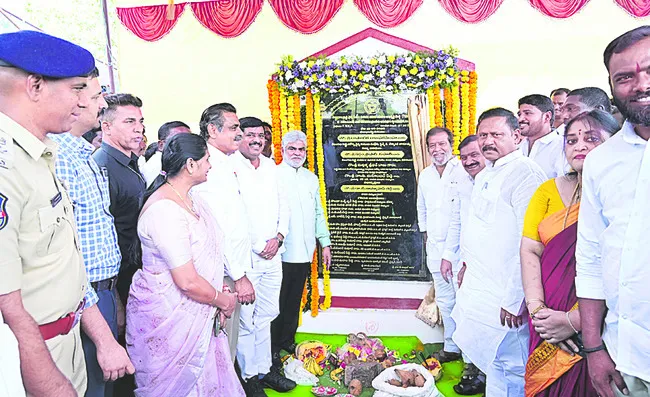 పరిగిలో రెండేళ్లలో వంద పడకల ఆస్పత్రి