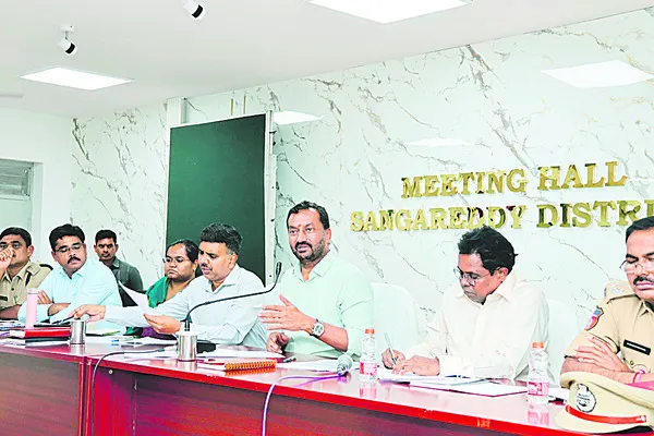 రోడ్ల విస్తరణతోనే అభివృద్ధి సాధ్యం