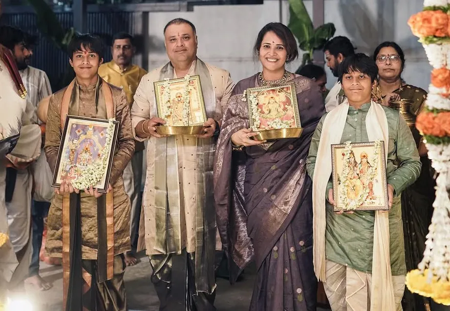 కొత్తింట్లోకి అడుగుపెట్టిన అనసూయ.. ఇంటికి పేరు కూడా