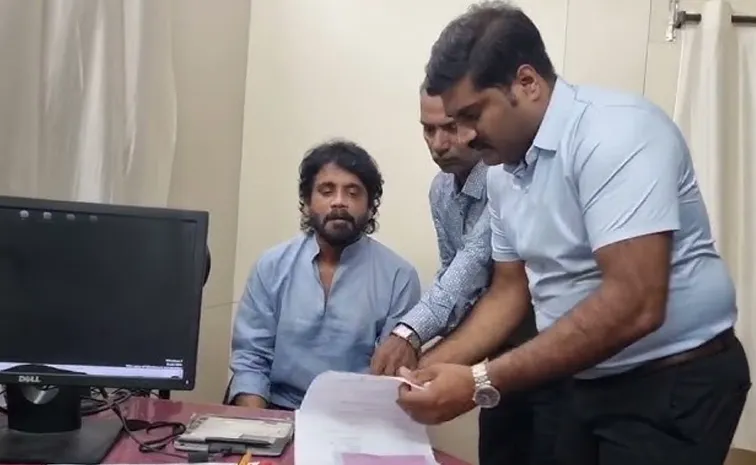 Nagarjuna Akkineni At Khairatabad RTA Office