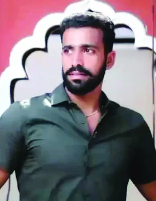 కొత్త జంట.. బైక్‌ ప్రమాదం 