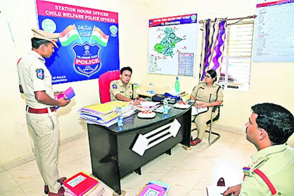 ● ఎస్పీ అఖిల్‌ మహాజన్‌
