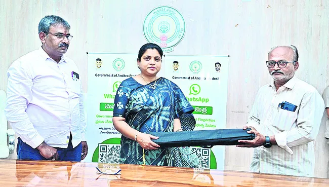 వాట్సాప్‌ గవర్నెన్స్‌ సద్వినియోగం చేసుకోవాలి 