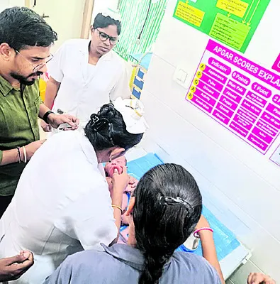 9 రోజుల బాబుకు ఊపిరి పోశారు..