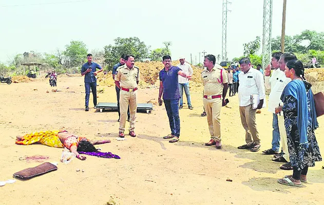 గుర్తు తెలియని మహిళ దారుణ హత్య