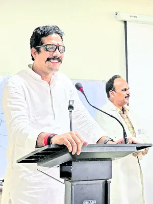 వైద్య కళాశాలలో సమస్యలు పరిష్కరిస్తా