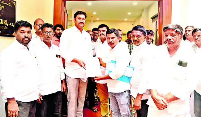 కె.కె.కొట్టాల గ్రామస్తులకు న్యాయం చేయండి 