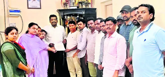 కాంట్రాక్టు గెస్ట్ ఫ్యాకల్టీకి 110 జీఓ అమలు చేయాలి