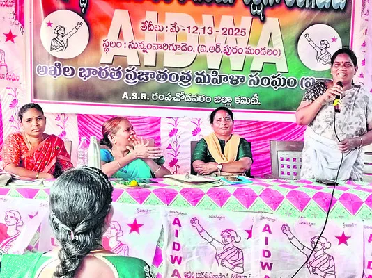 ఉచిత పథకాల పేరిట ‘కూటమి’ మోసం 