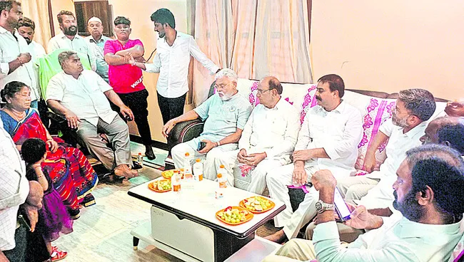 చట్ట వ్యతిరేకంగా పోలీసుల ప్రవర్తన