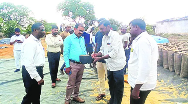 ధాన్యాన్ని మిల్లులకు తరలించండి