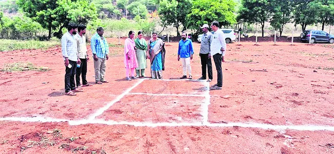 ప్రతీ రైతు పొలంలో నీటి కుంట నిర్మించుకోవాలి