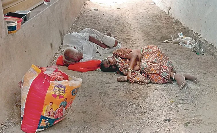 Heartbreaking sold the house and kicked out their parents in Hyderabad 2