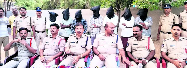 కాంగ్రెస్ నేత హత్య కేసులో మరో ఏడుగురి అరెస్టు