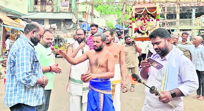 వైభవంగా వసంతోత్సవం