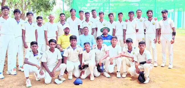 ఇంట్రా టోర్నమెంట్‌లో ప్రతిభచాటాలి 