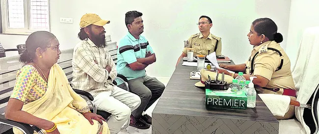 నిర్భయంగా ఫిర్యాదు చేయాలి
