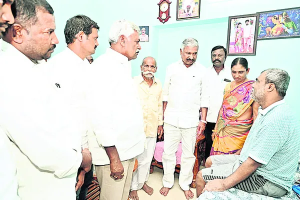 అధైర్యపడొద్దు.. అండగా ఉంటాం