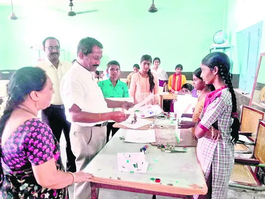 విద్యార్థుల్లో సృజనాత్మకతను వెలికితీయండి