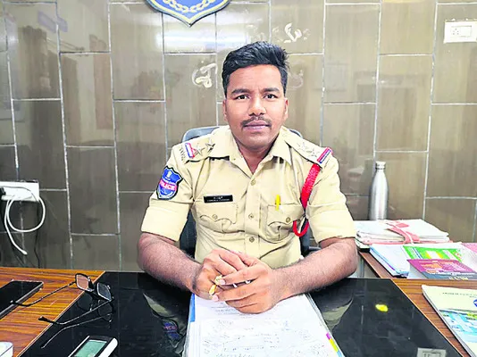 కానిస్టేబుల్ నుంచి ఎస్సైగా..