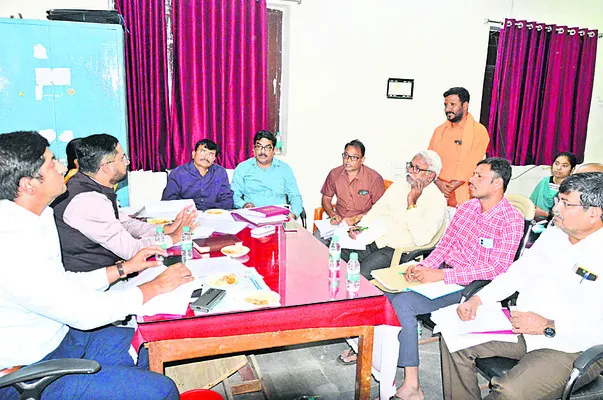 దరఖాస్తులు త్వరగా పరిష్కరించాలి
