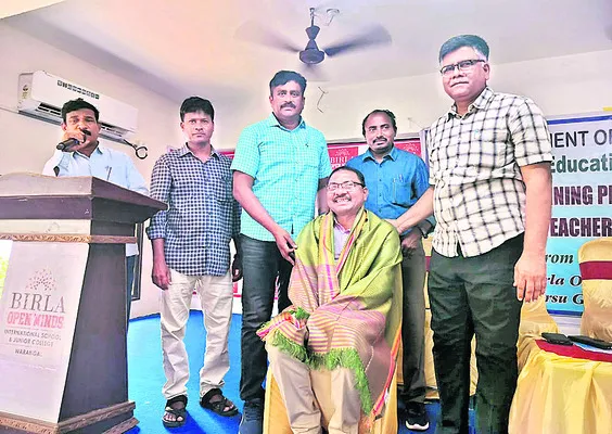 నాణ్యమైన విద్య బోధించాలి