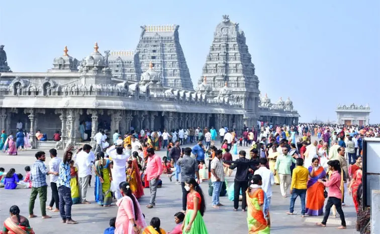 Yadadri devotees suffer from lack of facilities
