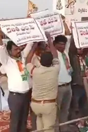 Protests Erupt Against CM Revanth Reddy During Kaleshwaram Visit2