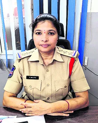 ఇల్లాలు.. కన్నీళ్లు