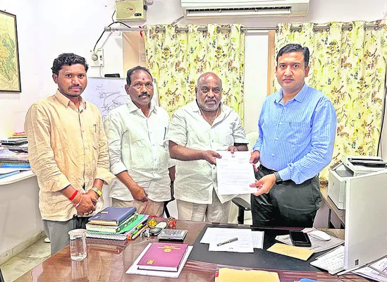 పెండింగ్ పనులు పూర్తి చేయాలి
