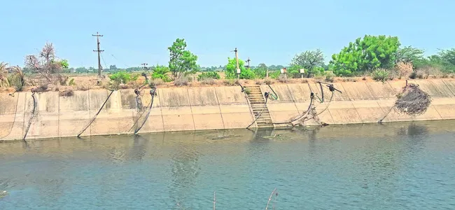నిండుకుండలా.. రైతులకు అండగా..