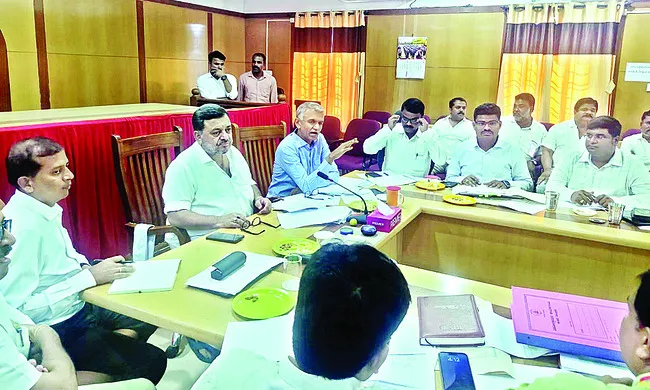 జూన్‌ నుంచి ఆన్‌లైన్‌లో రెవెన్యూ పత్రాలు 