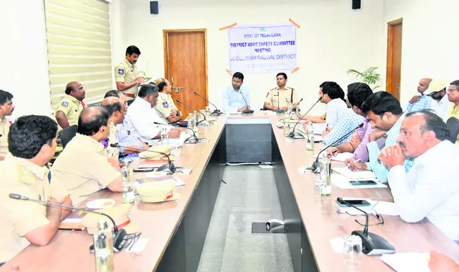 రోడ్డు ప్రమాదాల నివారణకు పకడ్బందీ చర్యలు 