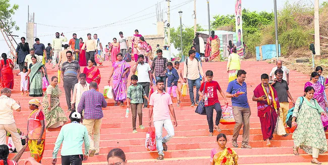  సరస్వతీ నమస్తుతే.. 