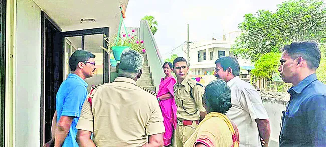 రాజుల తూరంగిలో భారీ చోరీ 