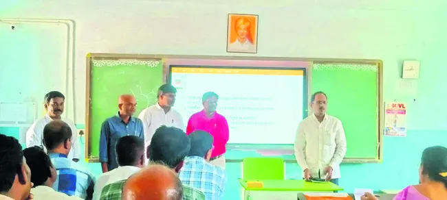 మారుతున్న కాలంతోపాటు టీచర్లు అప్డేట్ కావాలి