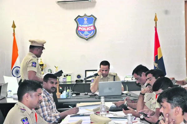 కేసులను పెండింగ్ లో పెట్టొద్దు..