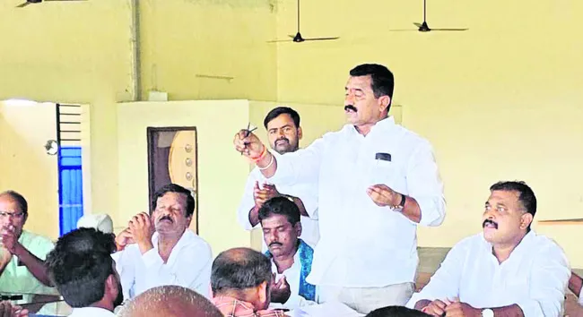 పార్టీ ఐక్యత కోసం కలిసి పనిచేయాలి