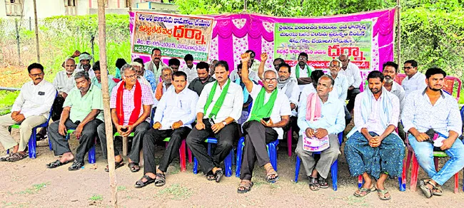 నల్లబర్లీ రైతుల గోడు పట్టించుకోని ప్రభుత్వం