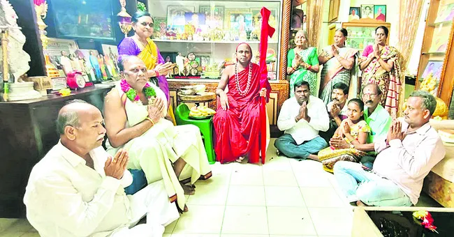 స్థూపం నిర్మాణంలో భాగస్వాములు కావాలి